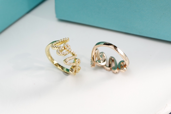 ティファニーアクセサリー背面デザイン
